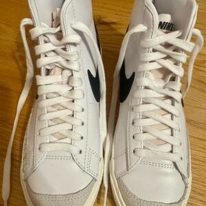Nike Blazer Mid ‘77 sneakers